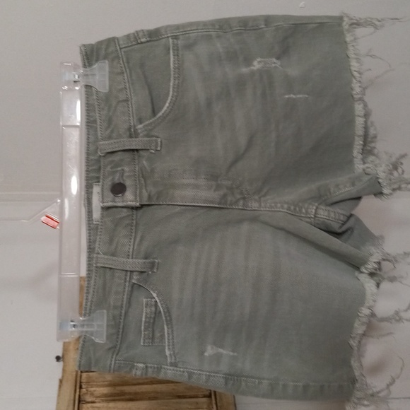 universal thread grey,destressed 5 pocket denim blue jeans shorts - Picture 3 of 4